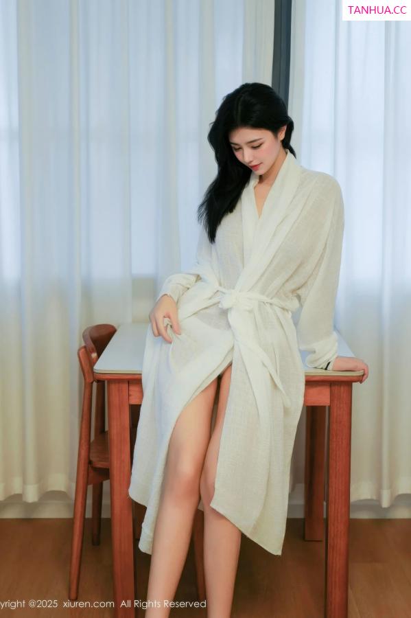   [XiuRen]高清写真图 2025.10.29 No.10920 林悦溪儿 白色浴袍第7张图片